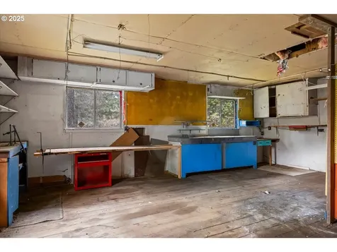 8157 Rogue River Highway Grants Pass OR 97527