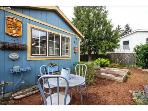 221 NE 58th Avenue Portland OR 97213