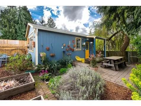 221 NE 58th Avenue Portland OR 97213
