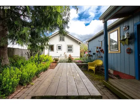 221 NE 58th Avenue Portland OR 97213