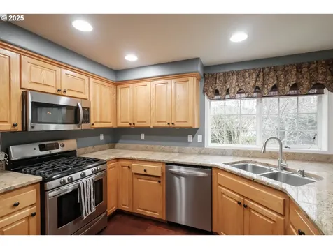 3196 La Costa Loop S Salem OR 97302