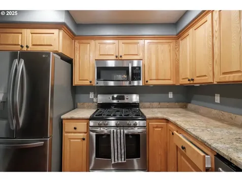 3196 La Costa Loop S Salem OR 97302