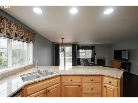 3196 La Costa Loop S Salem OR 97302