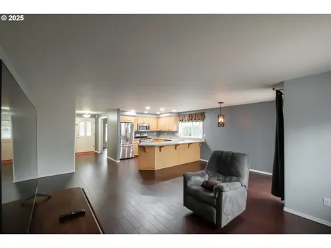 3196 La Costa Loop S Salem OR 97302