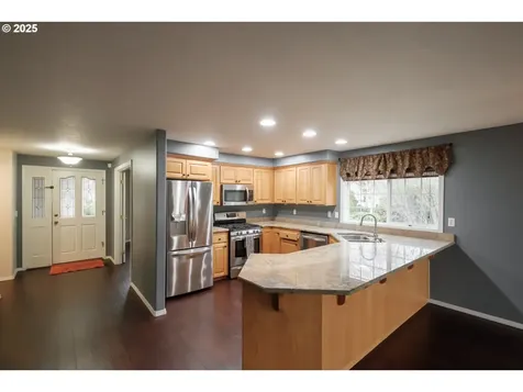 3196 La Costa Loop S Salem OR 97302