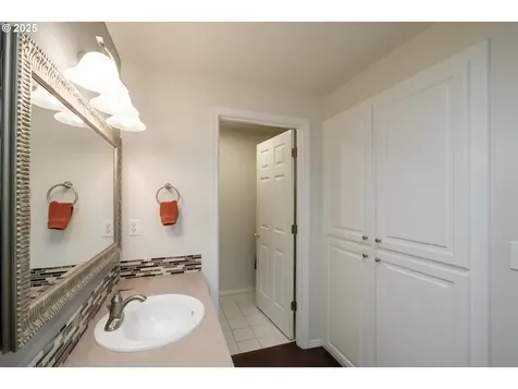 3196 La Costa Loop S Salem OR 97302
