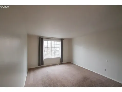 3196 La Costa Loop S Salem OR 97302