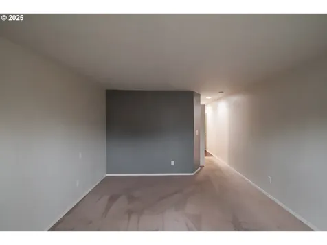 3196 La Costa Loop S Salem OR 97302