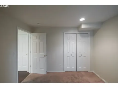 3196 La Costa Loop S Salem OR 97302