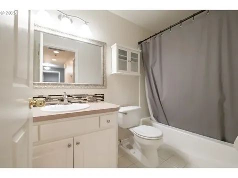 3196 La Costa Loop S Salem OR 97302
