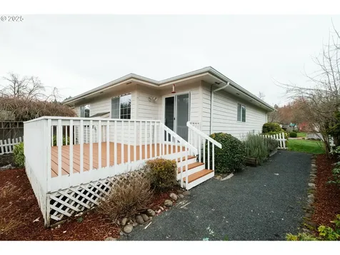 3196 La Costa Loop S Salem OR 97302