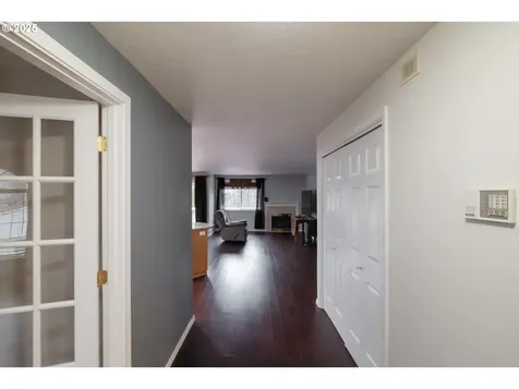 3196 La Costa Loop S Salem OR 97302