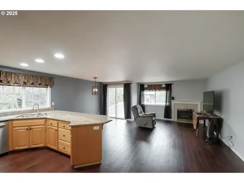 3196 La Costa Loop S Salem OR 97302