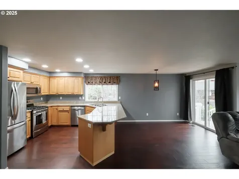 3196 La Costa Loop S Salem OR 97302