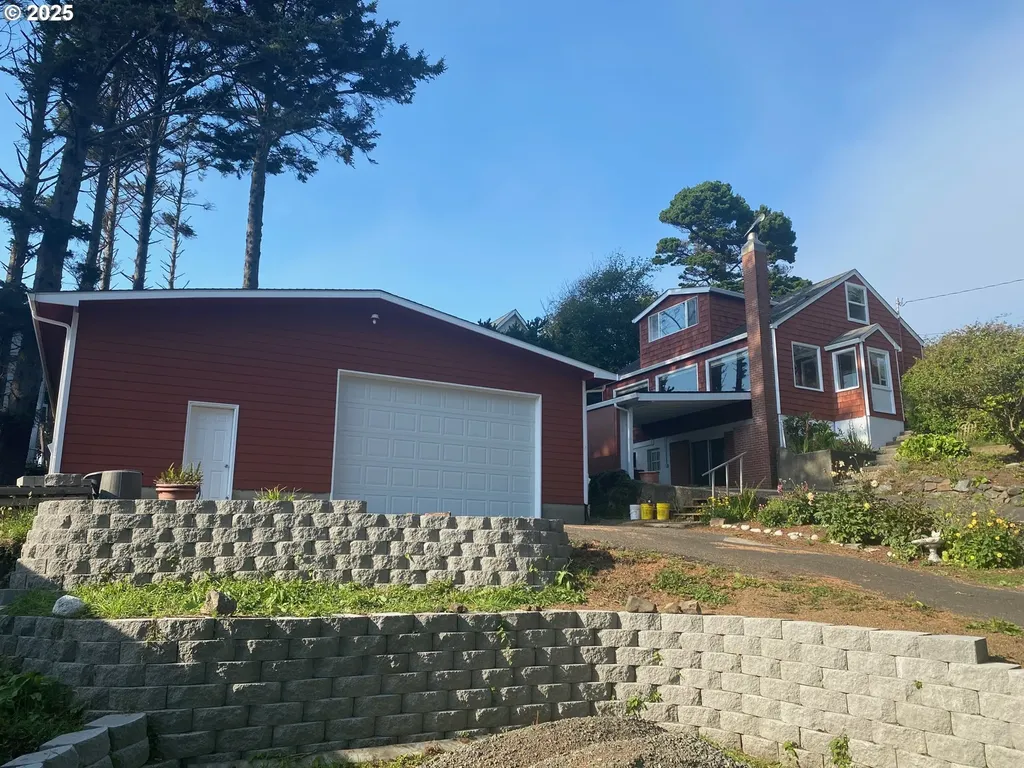 1715 NW 35th Place Lincoln City OR 97367
