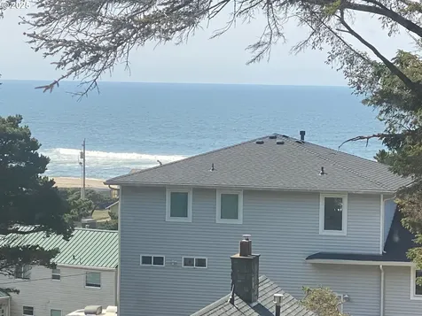 1715 NW 35th Place Lincoln City OR 97367