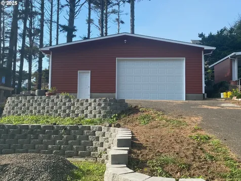 1715 NW 35th Place Lincoln City OR 97367