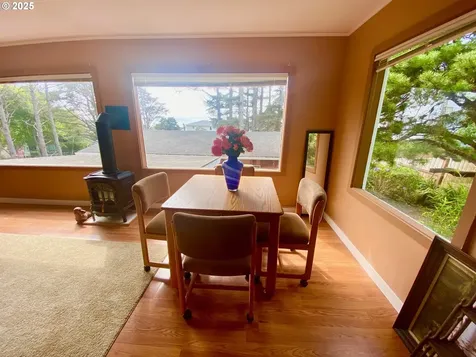 1715 NW 35th Place Lincoln City OR 97367