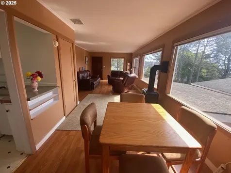 1715 NW 35th Place Lincoln City OR 97367