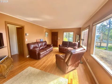 1715 NW 35th Place Lincoln City OR 97367