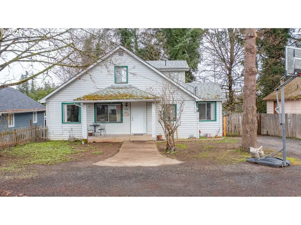 1205 4th Avenue Sweet Home OR 97386