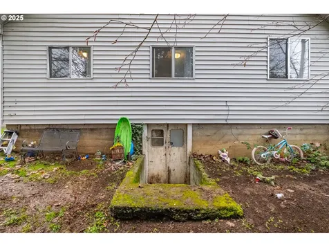 1205 4th Avenue Sweet Home OR 97386