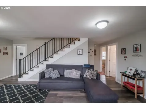 1205 4th Avenue Sweet Home OR 97386