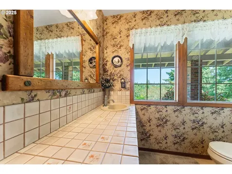 35560 S Highway 213 Molalla OR 97038
