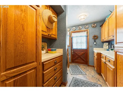 35560 S Highway 213 Molalla OR 97038