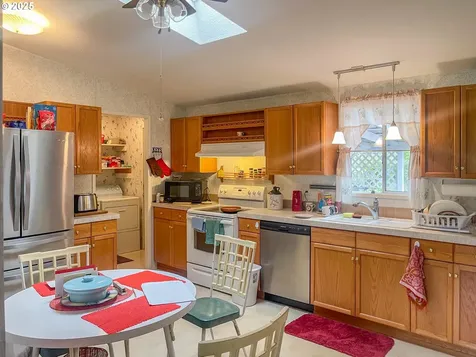 1020 Azalea Glen Road Azalea OR 97410