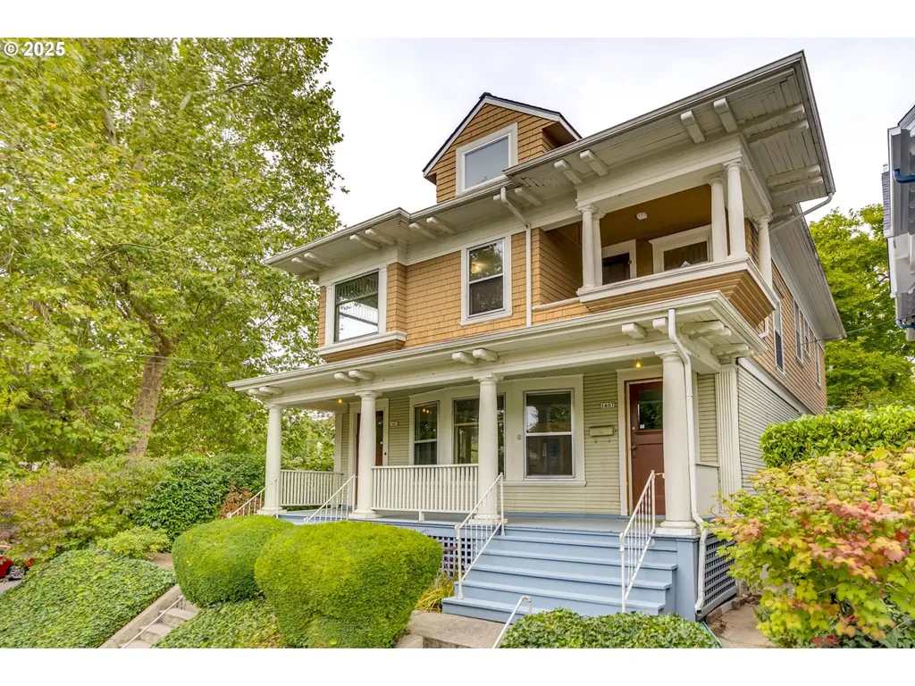 1403 SE Salmon Street Portland OR 97214
