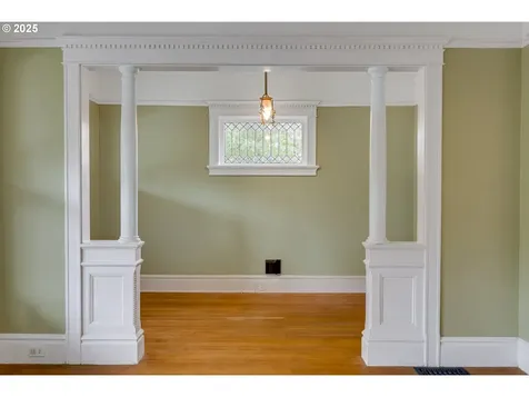 1403 SE Salmon Street Portland OR 97214