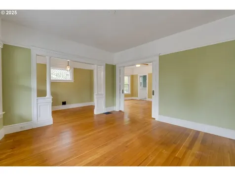 1403 SE Salmon Street Portland OR 97214