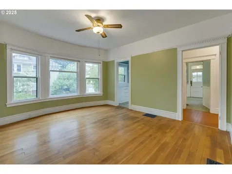 1403 SE Salmon Street Portland OR 97214