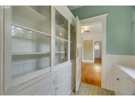 1403 SE Salmon Street Portland OR 97214