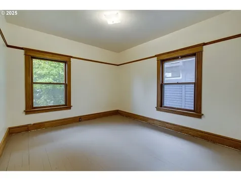 1403 SE Salmon Street Portland OR 97214