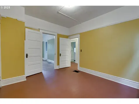 1403 SE Salmon Street Portland OR 97214
