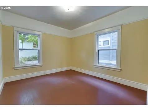 1403 SE Salmon Street Portland OR 97214