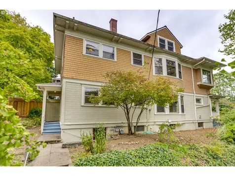 1403 SE Salmon Street Portland OR 97214