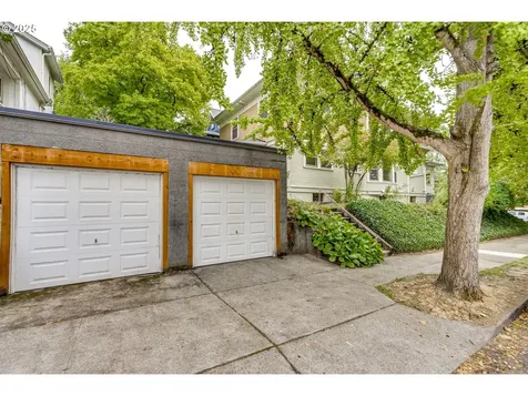 1403 SE Salmon Street Portland OR 97214