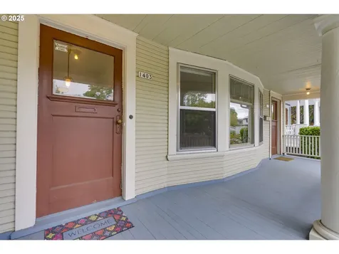1403 SE Salmon Street Portland OR 97214