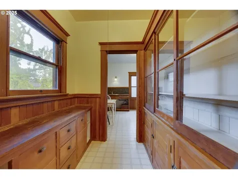 1403 SE Salmon Street Portland OR 97214