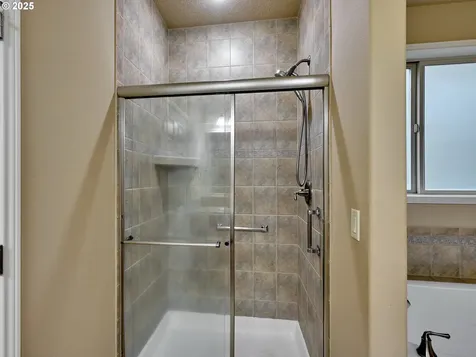429 Turnberry Avenue Woodburn OR 97071
