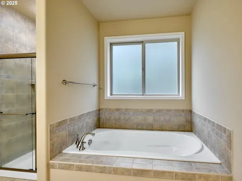 429 Turnberry Avenue Woodburn OR 97071