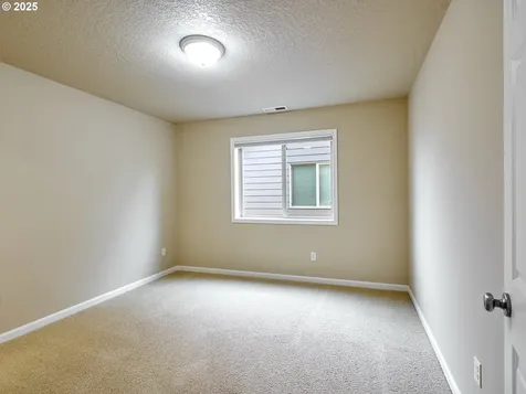 429 Turnberry Avenue Woodburn OR 97071