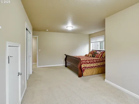 429 Turnberry Avenue Woodburn OR 97071