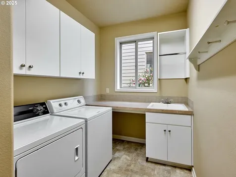 429 Turnberry Avenue Woodburn OR 97071