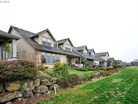 429 Turnberry Avenue Woodburn OR 97071