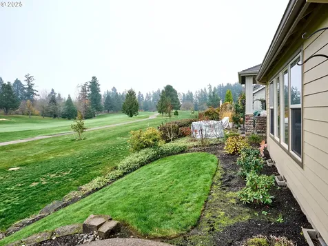 429 Turnberry Avenue Woodburn OR 97071