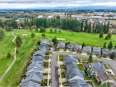429 Turnberry Avenue Woodburn OR 97071